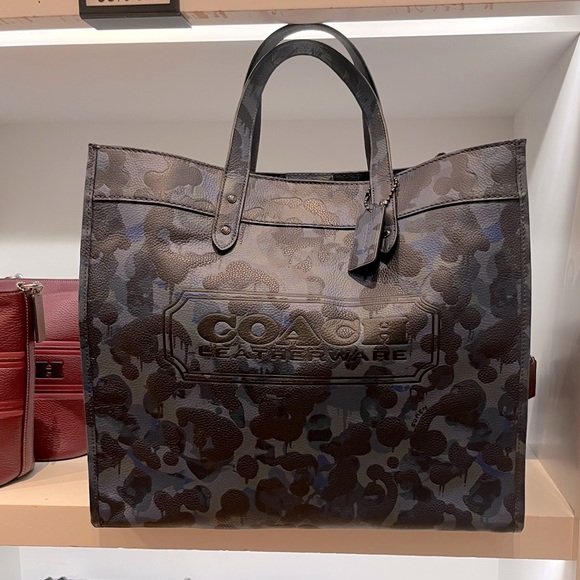 New Coach Field Tote 40 With Camo Print - Picture 5 of 8